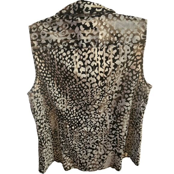 Dana Buchman Button-Up Top - Picture 3 of 3